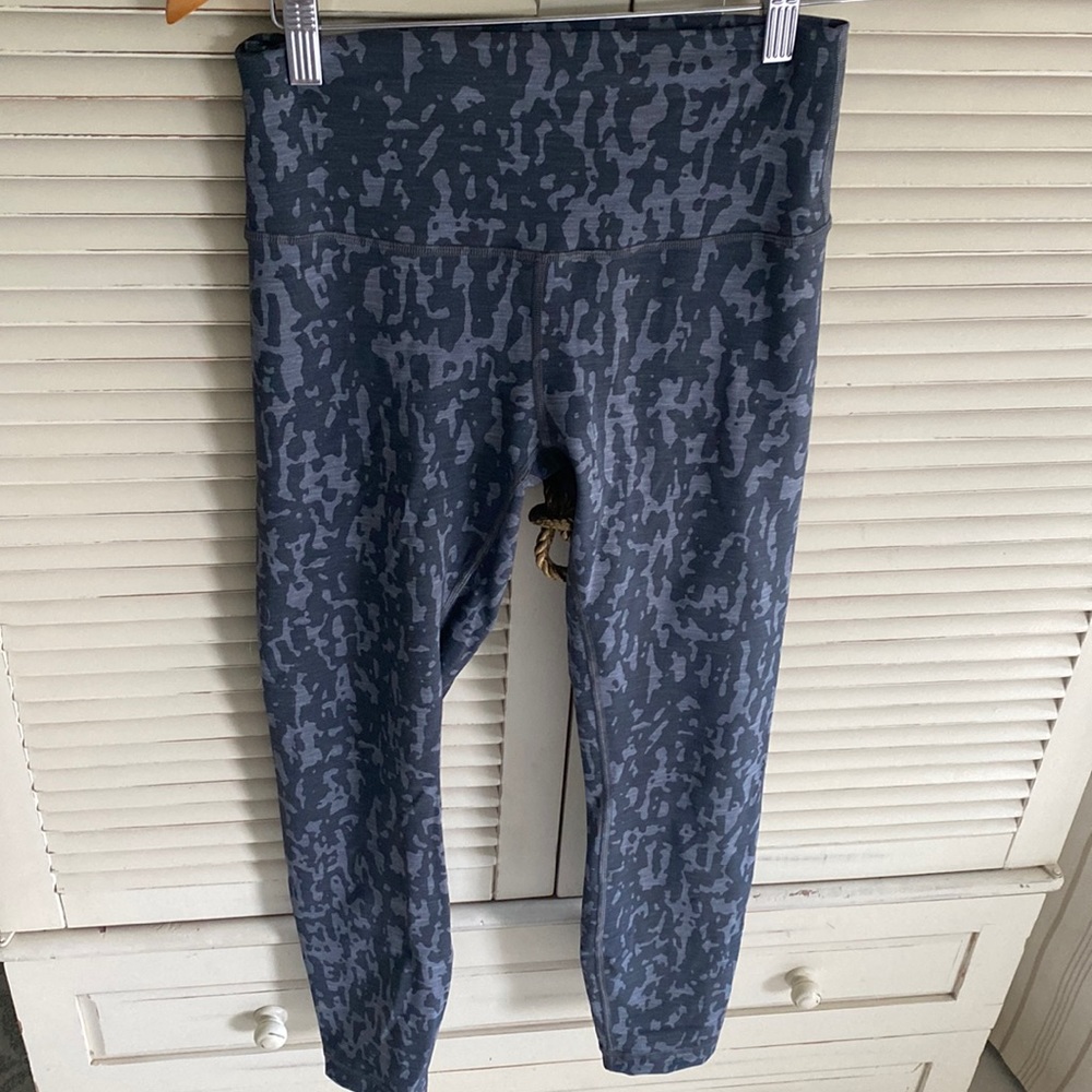 Lululemon Wunder Train 7/8 pant size 6
